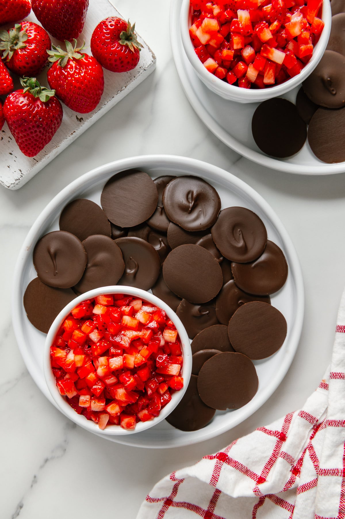 Decode the Viral Strawberry Salsa & Chocolate Chips Trend: Easy Recipe